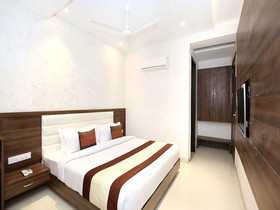 Hotel Grand Star by OYO Rooms