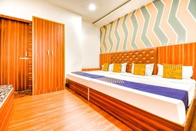 Hotel Royal House by OYO Rooms