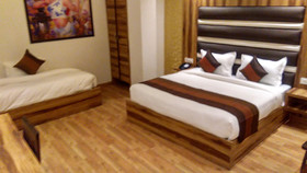 Hotel Sallow Royal Suites