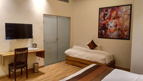 Hotel Sallow Royal Suites