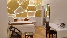 Hotel Sallow Royal Suites