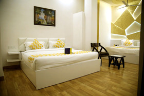 Hotel Sallow Royal Suites