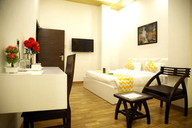 Hotel Sallow Royal Suites