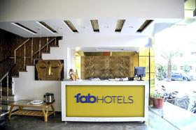 Hotel Sallow Royal Suites