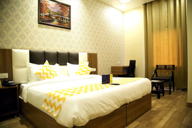 Hotel Sallow Royal Suites