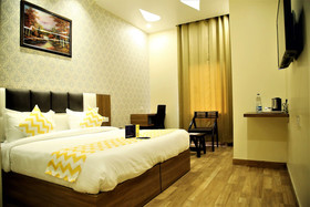 Hotel Sallow Royal Suites