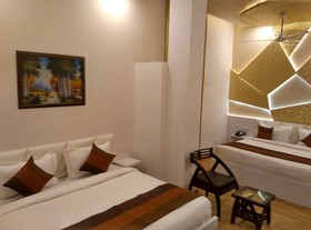 Hotel Sallow Royal Suites