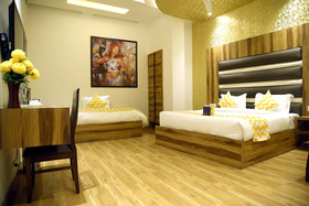 Hotel Sallow Royal Suites