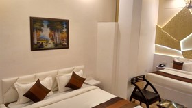 Hotel Sallow Royal Suites