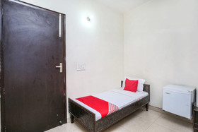 Maryada Hotel By OYO Rooms