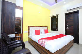 OYO 22332 Hotel Zs