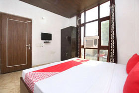 Royal Hotel And Restaurant By OYO Rooms