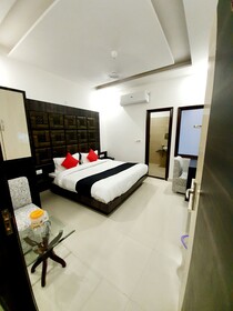 Royal View