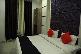 Royal View