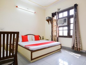 Hotel Decent by OYO Rooms