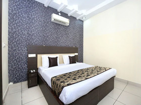 Hotel Golden Halo