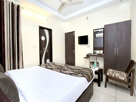 Hotel Golden Halo