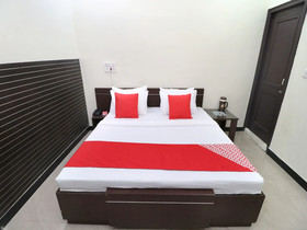 Hotel Silver Star By OYO Rooms