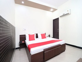 Hotel Silver Star By OYO Rooms