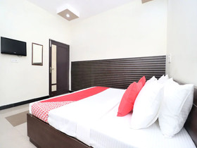 Hotel Silver Star By OYO Rooms