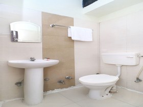 Hotel Silver Star By OYO Rooms