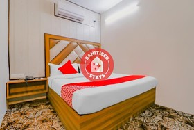 Hotel White Western by OYO Rooms