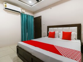 Malaya House by OYO Rooms