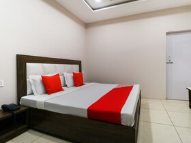 Malaya House by OYO Rooms