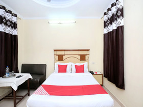OYO 11595 Hotel Roxy