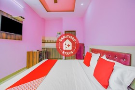Hotel White House by OYO Rooms