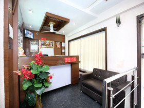 Hotel City Night by OYO Rooms