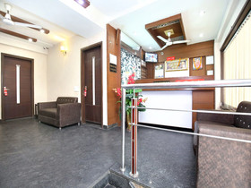 Hotel City Night by OYO Rooms