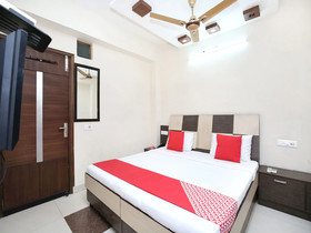Hotel City Night by OYO Rooms