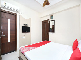 Hotel City Night by OYO Rooms