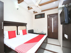 Hotel City Night by OYO Rooms