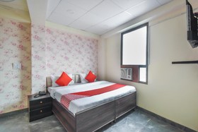 Hotel Golden Bird by OYO Rooms
