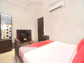 Hotel J Cruise by OYO Rooms