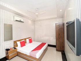Hotel Mohan by OYO Rooms