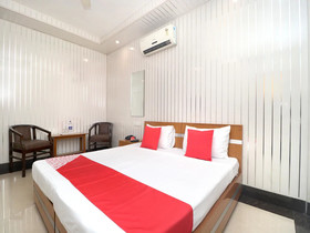 Hotel Mohan by OYO Rooms