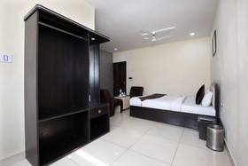 Hotel Sidana Solitaires by OYO Rooms