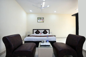 Hotel Sidana Solitaires by OYO Rooms