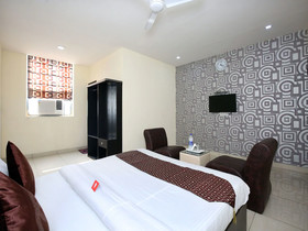 Hotel Sidana Solitaires by OYO Rooms