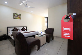 Hotel Sidana Solitaires by OYO Rooms