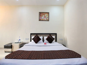 Hotel Sidana Solitaires by OYO Rooms