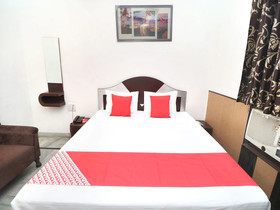 Hotel S K