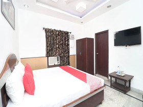 Hotel S K