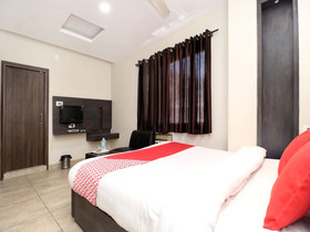 Nanda Civil Lines by FabHotel