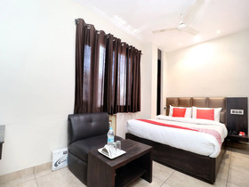Nanda Civil Lines by FabHotel