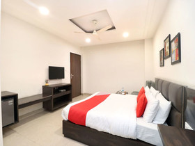 Nanda Civil Lines by FabHotel