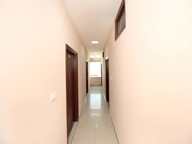 Oyo 13037 Hotel Ambassador